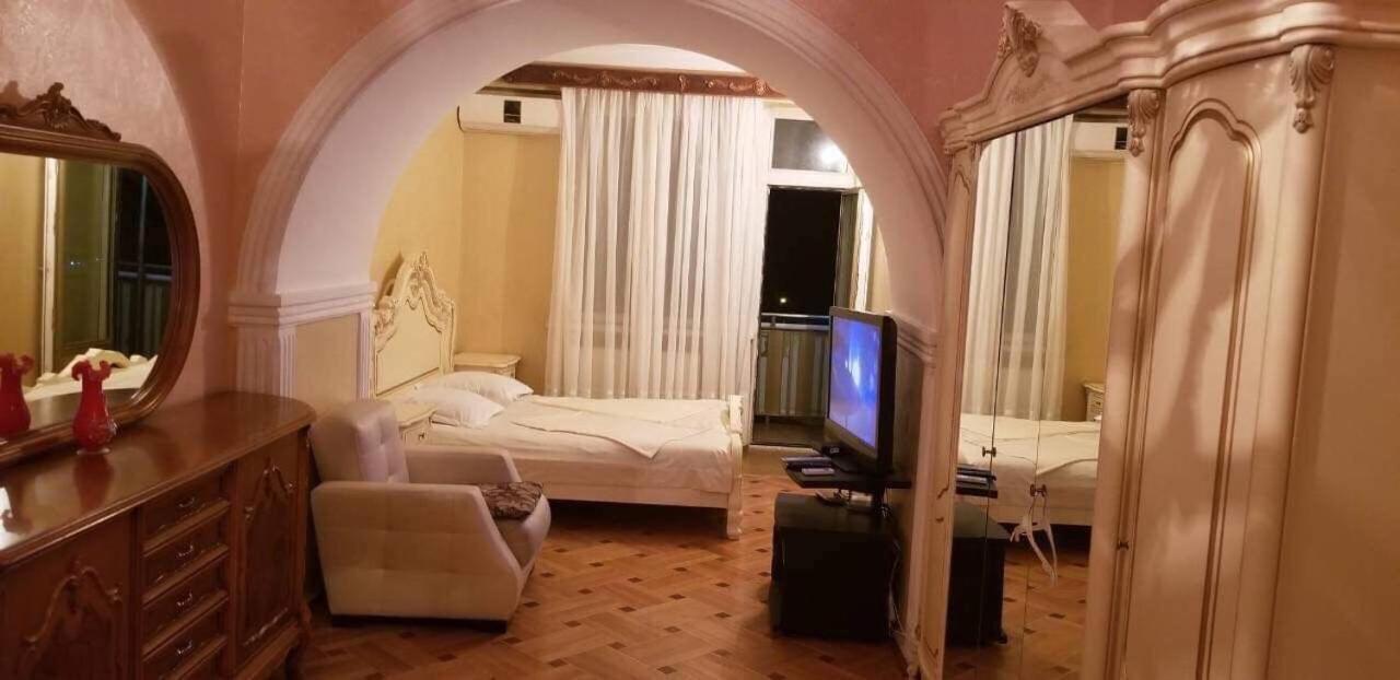 Apartment Irma Rustaveli 57 Batumi Esterno foto