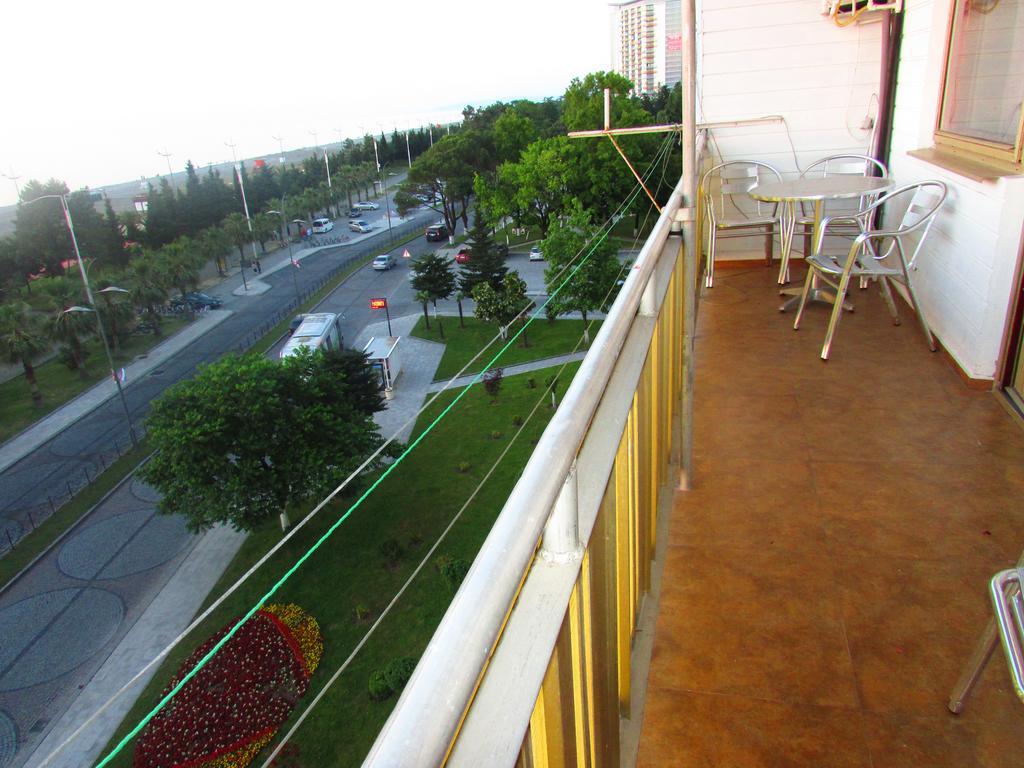 Apartment Irma Rustaveli 57 Batumi Esterno foto
