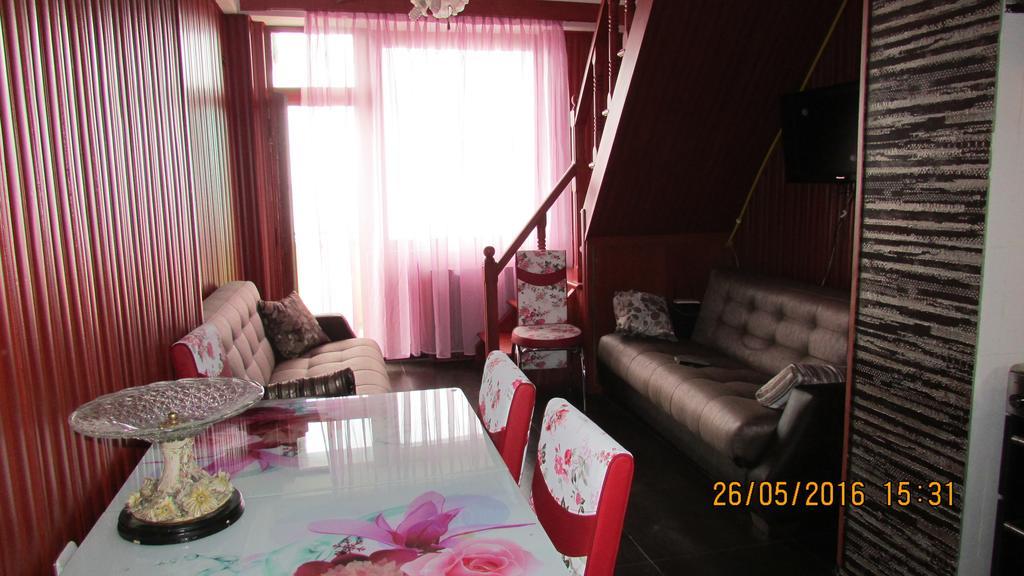 Apartment Irma Rustaveli 57 Batumi Esterno foto